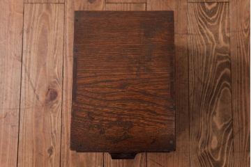 アンティーク家具　和製アンティーク　個性的な木目が目を引くタモ材製小引き出し(小物収納)