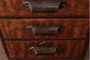 アンティーク家具　和製アンティーク　個性的な木目が目を引くタモ材製小引き出し(小物収納)