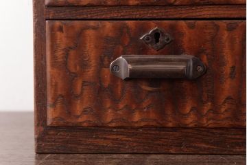 アンティーク家具　和製アンティーク　個性的な木目が目を引くタモ材製小引き出し(小物収納)