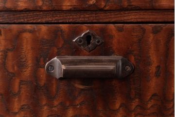 アンティーク家具　和製アンティーク　個性的な木目が目を引くタモ材製小引き出し(小物収納)