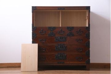 中古　国産民芸家具　桐・ケヤキ材　脚付リメイク　貫録のある佇まいの整理箪笥(和タンス)