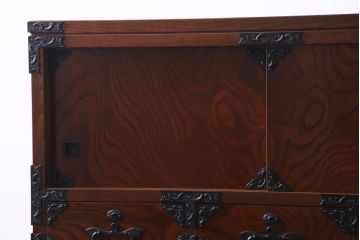 中古　国産民芸家具　桐・ケヤキ材　脚付リメイク　貫録のある佇まいの整理箪笥(和タンス)