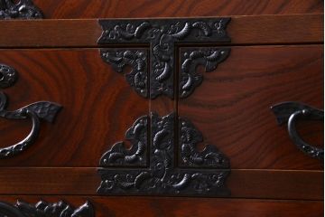 中古　国産民芸家具　桐・ケヤキ材　脚付リメイク　貫録のある佇まいの整理箪笥(和タンス)