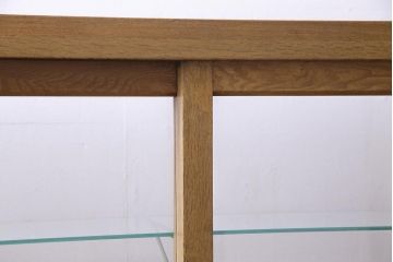 レトロ家具　昭和中期　ナラ材　台形　レトロな佇まいが魅力的なガラスケース(ショーケース、飾り棚、陳列棚)