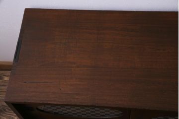 リメイク家具　桐材　当店オリジナルガラス　レトロな雰囲気溢れる鉄脚付き箪笥ローボード(テレビボード、収納棚、リビングボード)