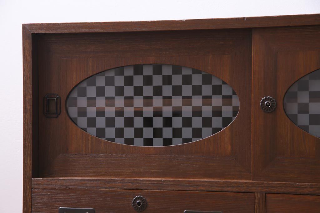 リメイク家具　桐材　当店オリジナルガラス　レトロな雰囲気溢れる鉄脚付き箪笥ローボード(テレビボード、収納棚、リビングボード)