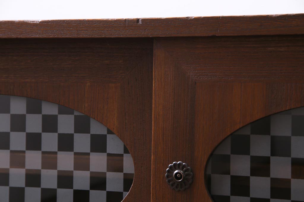 リメイク家具　桐材　当店オリジナルガラス　レトロな雰囲気溢れる鉄脚付き箪笥ローボード(テレビボード、収納棚、リビングボード)