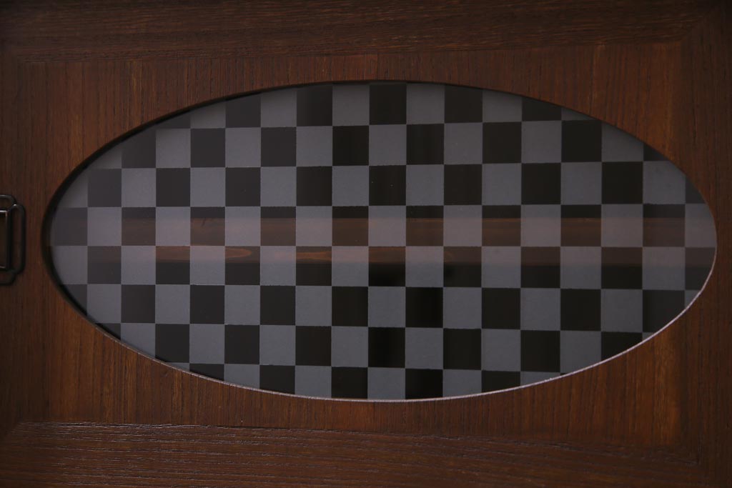 リメイク家具　桐材　当店オリジナルガラス　レトロな雰囲気溢れる鉄脚付き箪笥ローボード(テレビボード、収納棚、リビングボード)