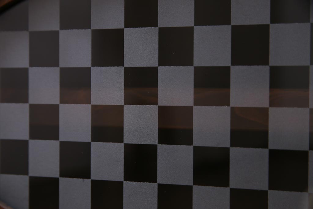 リメイク家具　桐材　当店オリジナルガラス　レトロな雰囲気溢れる鉄脚付き箪笥ローボード(テレビボード、収納棚、リビングボード)