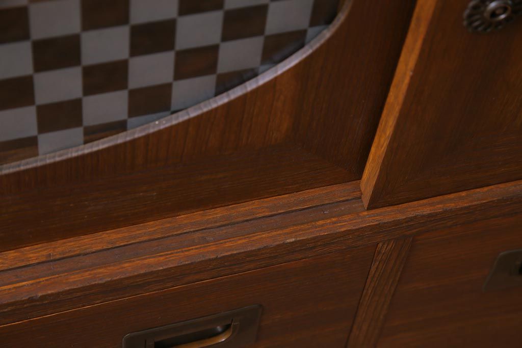 リメイク家具　桐材　当店オリジナルガラス　レトロな雰囲気溢れる鉄脚付き箪笥ローボード(テレビボード、収納棚、リビングボード)