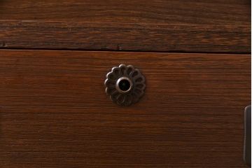 リメイク家具　桐材　当店オリジナルガラス　レトロな雰囲気溢れる鉄脚付き箪笥ローボード(テレビボード、収納棚、リビングボード)