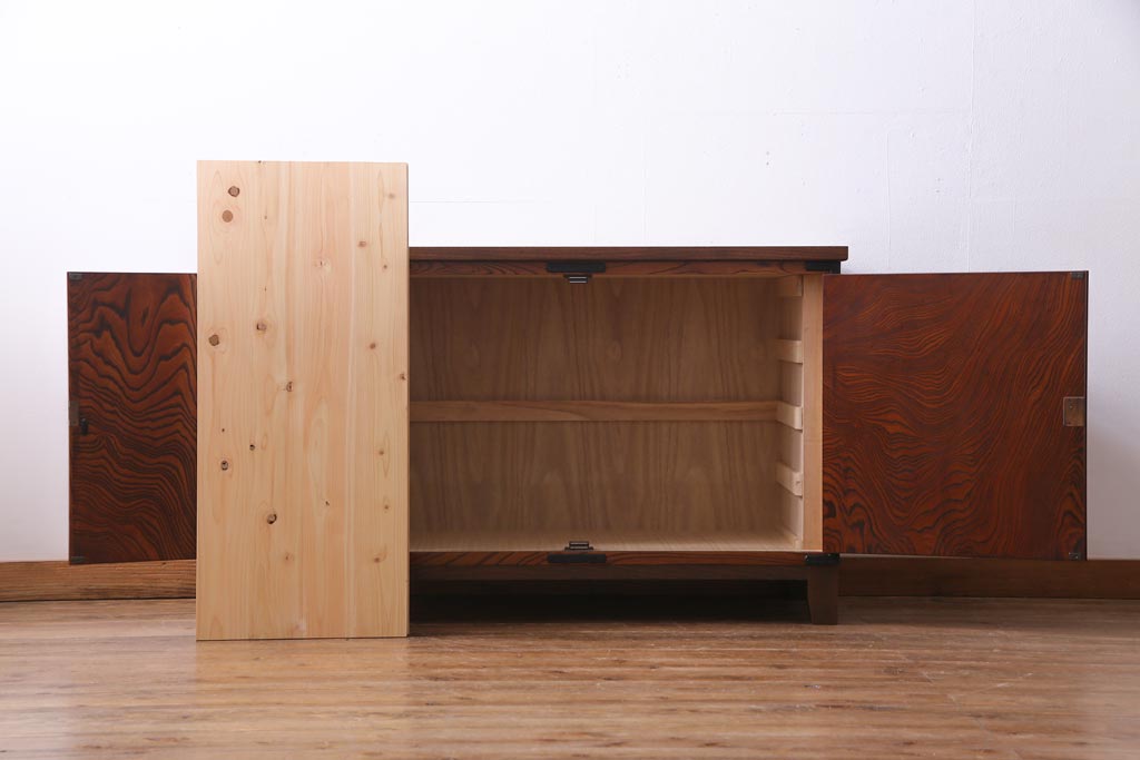 リメイク家具　伝統民芸　岩谷堂箪笥　寝室でもリビングでも活躍する脚付きローボード