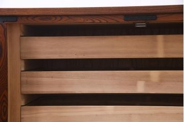 リメイク家具　伝統民芸　岩谷堂箪笥　寝室でもリビングでも活躍する脚付きローボード