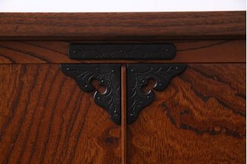 リメイク家具　伝統民芸　岩谷堂箪笥　寝室でもリビングでも活躍する脚付きローボード