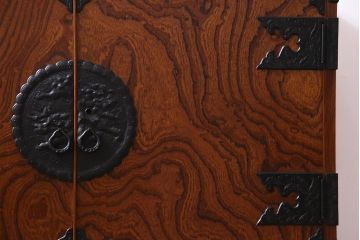 リメイク家具　伝統民芸　岩谷堂箪笥　寝室でもリビングでも活躍する脚付きローボード