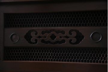 アンティーク家具　古民具　明治期　四尺　どっしりとした構えと框が重厚感溢れる重ねの京水屋(水屋箪笥、食器棚)