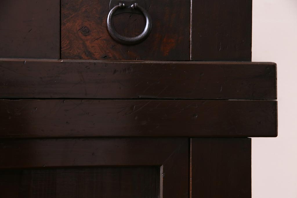 アンティーク家具　古民具　明治期　四尺　どっしりとした構えと框が重厚感溢れる重ねの京水屋(水屋箪笥、食器棚)