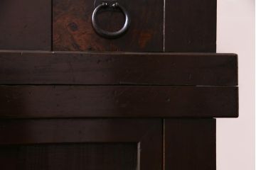 アンティーク家具　古民具　明治期　四尺　どっしりとした構えと框が重厚感溢れる重ねの京水屋(水屋箪笥、食器棚)