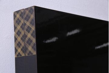 中古　日展作家　加治武　大作　輪島塗　沈金　翔鶴図　透けるような繊細さと躍動感が目を引く衝立(つい立て)