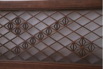 昭和中期　桜亀甲文様　両面ガラス入り　繊細な組子のデザインが美しい欄間(明り取り、ディスプレイ)