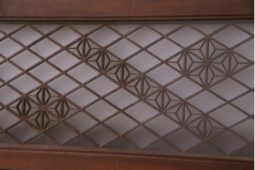 昭和中期　桜亀甲文様　両面ガラス入り　繊細な組子のデザインが美しい欄間(明り取り、ディスプレイ)