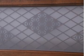 昭和中期　桜亀甲文様　両面ガラス入り　繊細な組子のデザインが美しい欄間(明り取り、ディスプレイ)