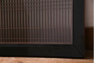 昭和中期　両面ガラス入り　漆塗りのフレームに繊細な組子が映える欄間(明り取り、ディスプレイ)