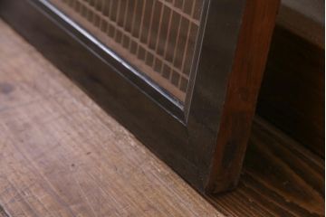 昭和中期　両面ガラス入り　漆塗りのフレームに繊細な組子が映える欄間(明り取り、ディスプレイ)
