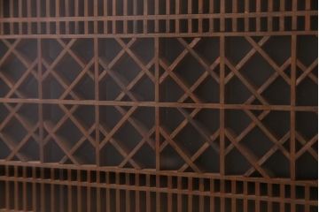 昭和中期　漆塗り　角麻と格子の模様がモダンな組子欄間(明かり取り、明り取り)