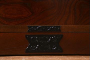 中古　国産民芸家具　桐・ケヤキ材　天板リメイク　貫録のある佇まいの衣装箪笥(和タンス、桐箪笥、桐たんす)