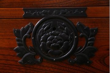 中古美品　トップクラスの上手物!本漆塗りの仙台箪笥(衣装箪笥、引き出し)(定価約98万円)