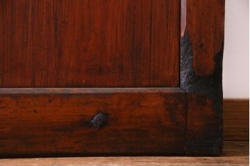 和製アンティーク　総ヒノキ材　味のある風合いが趣溢れる明治期の蔵戸(引き戸、玄関戸)