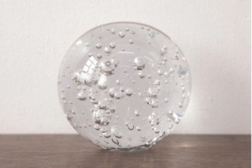 アンティーク雑貨　イギリス　球体　幻想的な気泡ガラスのペーパーウエイト(ディスプレイ、重し)