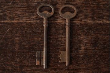 アンティーク雑貨　フランスアンティーク　味のある風合いが魅力の古いキー2本セット(鍵、カギ)(R-035476)