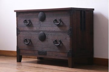 アンティーク家具　和製アンティーク　前面桐材　リメイク　傷が味わい深い脚付き箪笥リビングボード(アンティークチェスト、引き出し、桐箪笥、桐たんす)