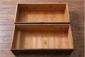 アンティーク家具　和製アンティーク　前面桐材　リメイク　傷が味わい深い脚付き箪笥リビングボード(アンティークチェスト、引き出し、桐箪笥、桐たんす)