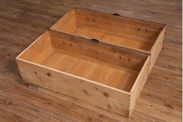 アンティーク家具　和製アンティーク　前面桐材　リメイク　傷が味わい深い脚付き箪笥リビングボード(アンティークチェスト、引き出し、桐箪笥、桐たんす)