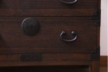 アンティーク家具　和製アンティーク　前面桐材　リメイク　傷が味わい深い脚付き箪笥リビングボード(アンティークチェスト、引き出し、桐箪笥、桐たんす)