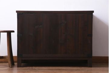 アンティーク家具　和製アンティーク　前面桐材　リメイク　傷が味わい深い脚付き箪笥リビングボード(アンティークチェスト、引き出し、桐箪笥、桐たんす)