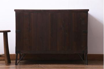 アンティーク家具　和製アンティーク　前面桐材　リメイク　渋くて格好良い鉄脚付き箪笥リビングボード(アンティークチェスト、引き出し、桐箪笥、桐たんす)