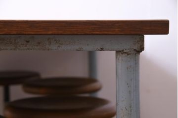 【W様ご成約済み・ご決済用】ビンテージ　天板リメイク　子供用　格納スツール8脚付きペイント作業台(テーブル)