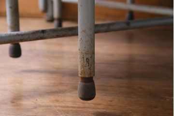 【W様ご成約済み・ご決済用】ビンテージ　天板リメイク　子供用　格納スツール8脚付きペイント作業台(テーブル)