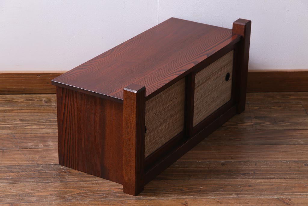 中古　高級品　松本伝統　指物工芸家具　漆塗り　ケヤキ材の杢目が見事な置き床(棚、ローボード)