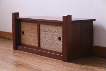 中古　高級品　松本伝統　指物工芸家具　漆塗り　ケヤキ材の杢目が見事な置き床(棚、ローボード)