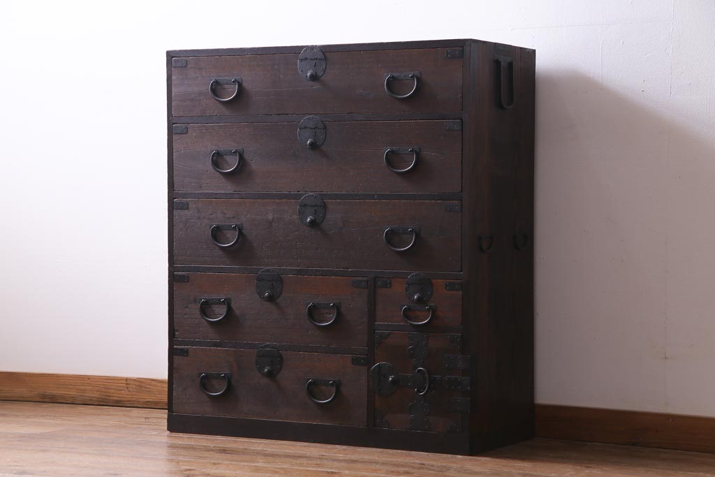 アンティーク家具　明治大正期　桑・桐材　渋い色味が趣溢れる衣装箪笥(チェスト、桐箪笥、桐たんす)