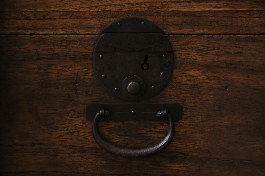 アンティーク家具　明治大正期　桑・桐材　渋い色味が趣溢れる衣装箪笥(チェスト、桐箪笥、桐たんす)