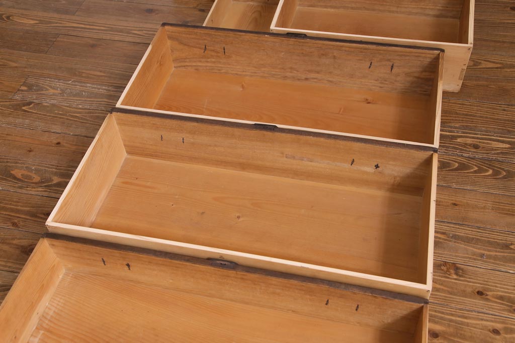 アンティーク家具　明治大正期　桑・桐材　渋い色味が趣溢れる衣装箪笥(チェスト、桐箪笥、桐たんす)