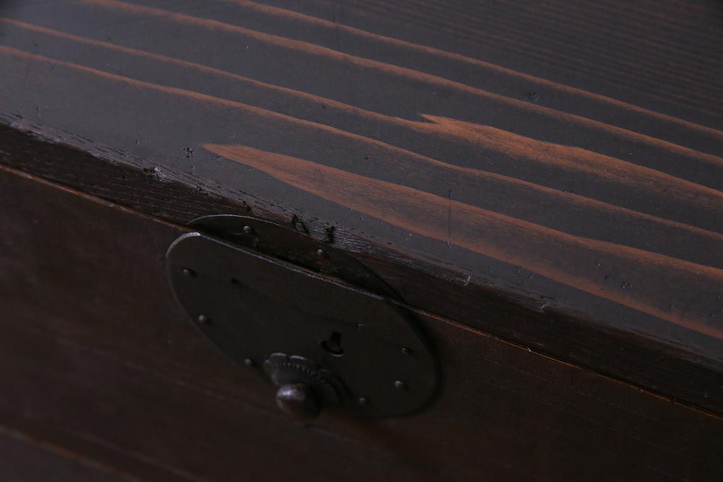 アンティーク家具　明治大正期　桑・桐材　渋い色味が趣溢れる衣装箪笥(チェスト、桐箪笥、桐たんす)