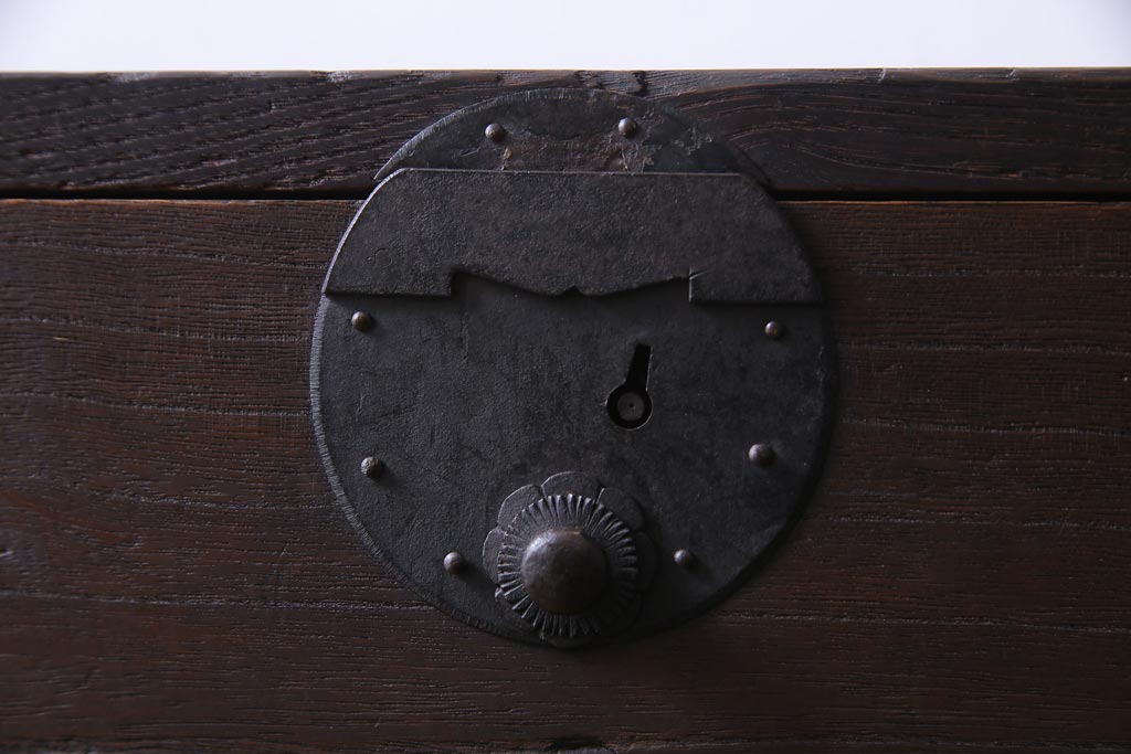 アンティーク家具　明治大正期　桑・桐材　渋い色味が趣溢れる衣装箪笥(チェスト、桐箪笥、桐たんす)