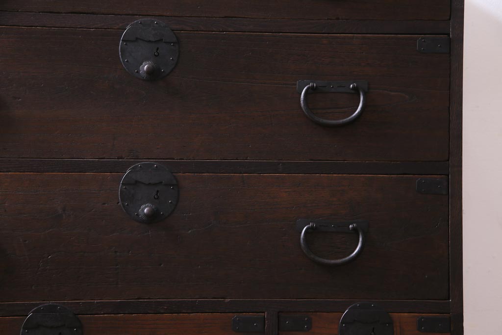 アンティーク家具　明治大正期　桑・桐材　渋い色味が趣溢れる衣装箪笥(チェスト、桐箪笥、桐たんす)